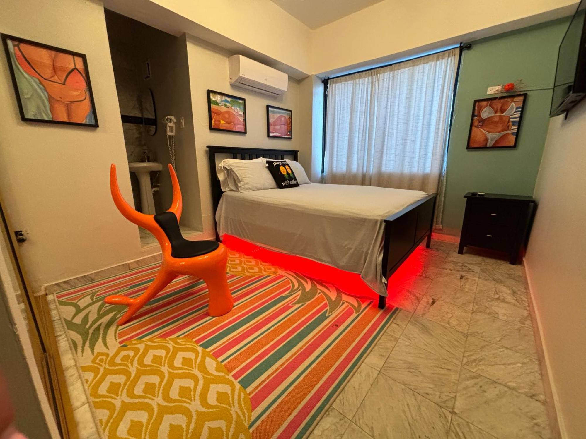 In The Heart Of Condado A 2 Bedroom Balcony Apartamento