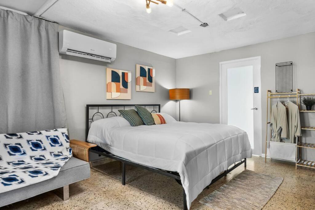 Luxury 4br For 14-& Jacuzzi 6 Min & Airport *