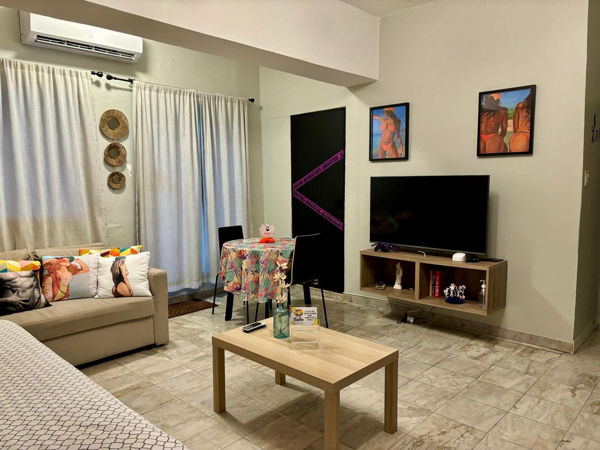 In The Heart Of Condado A 2 Bedroom Balcony Apartamento *