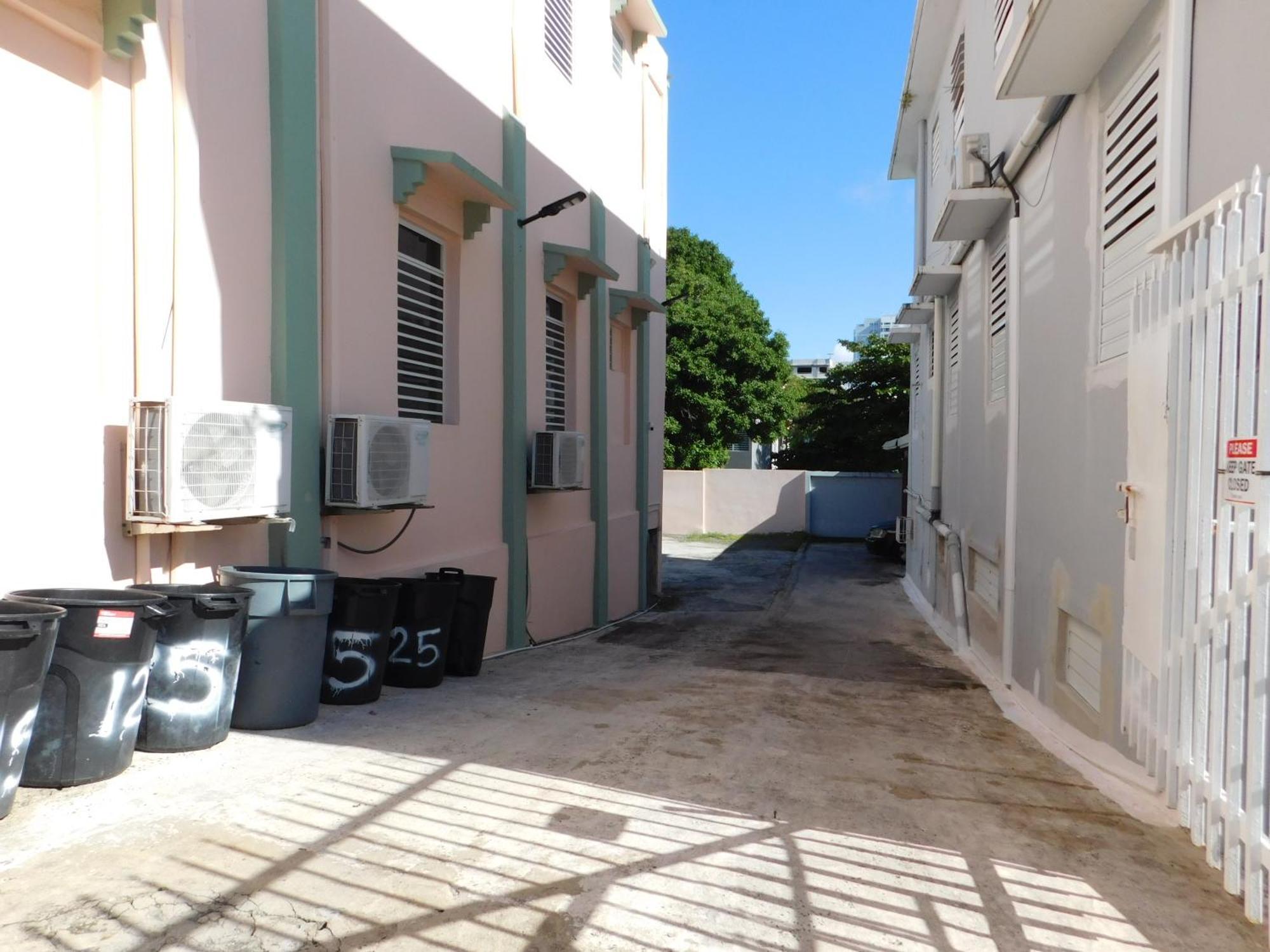 Close To & Private Parking San Juan