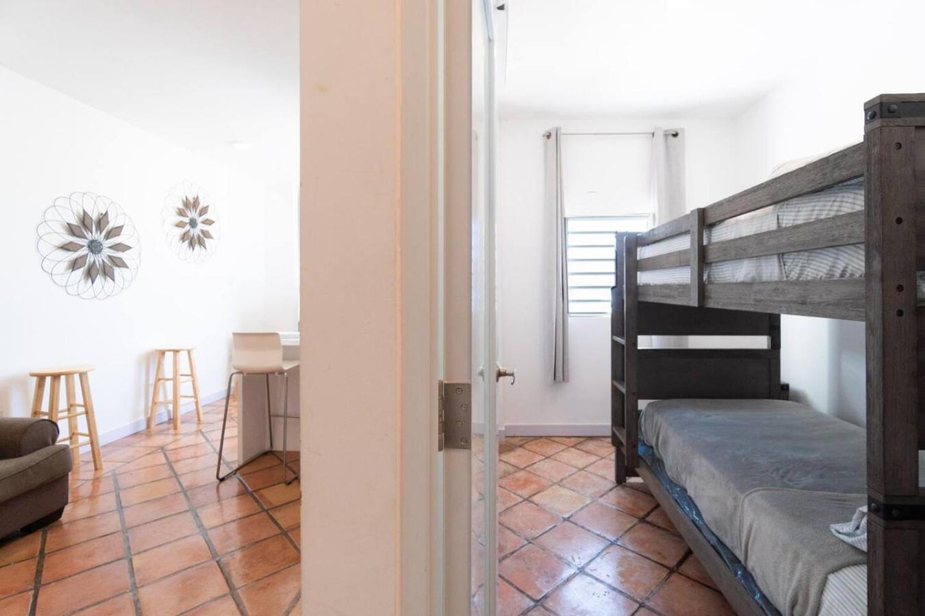 Modern 4-bedroom Penthouse In Historic Old Apartamento *