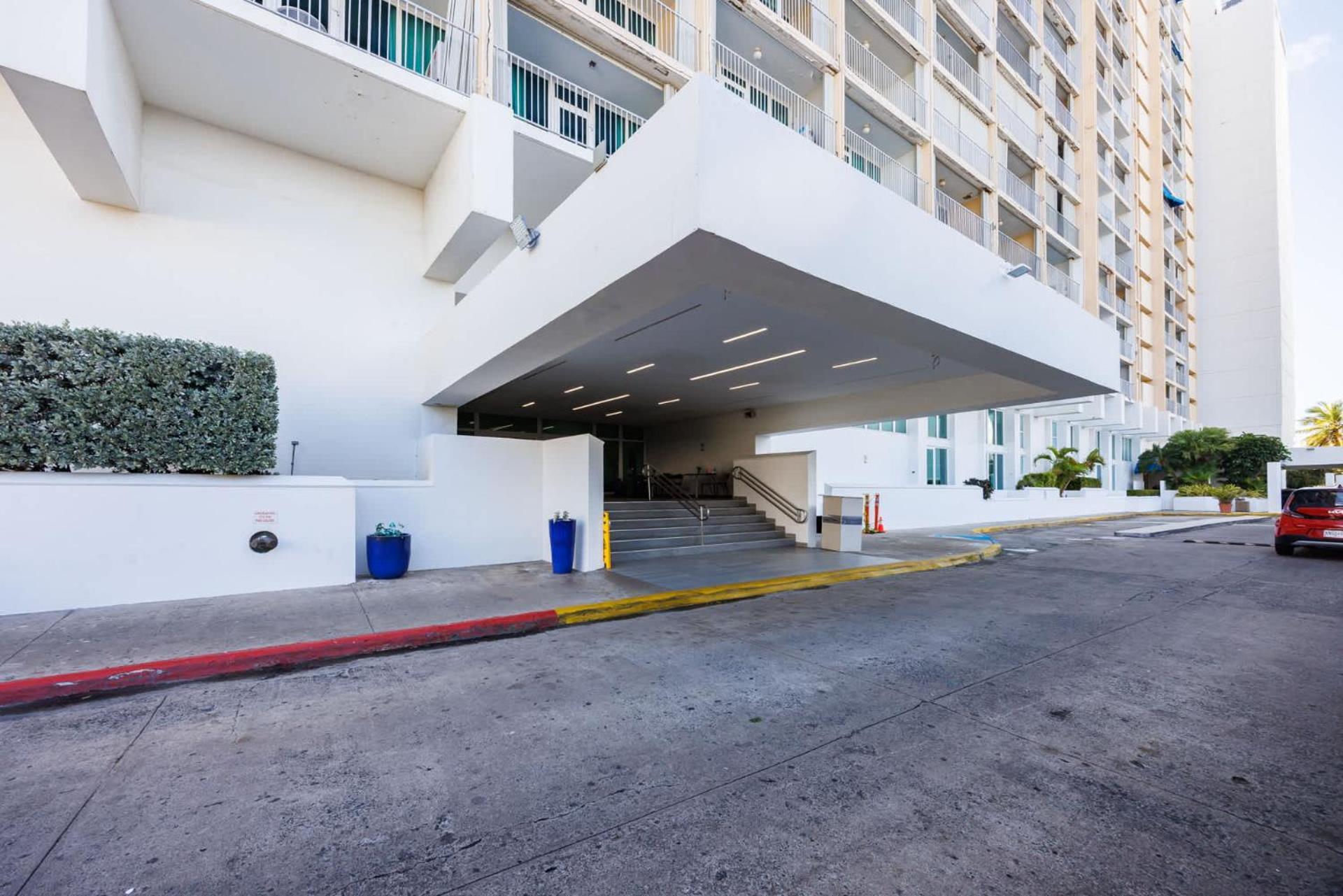 Esj Towers Studio- Access * San Juan