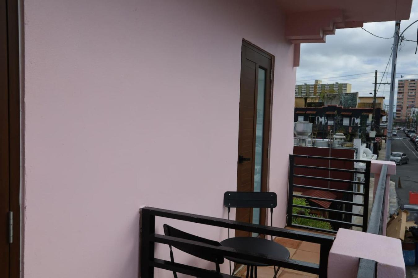 Hotel 12 Sunlit Balcony Near Calle Cerra