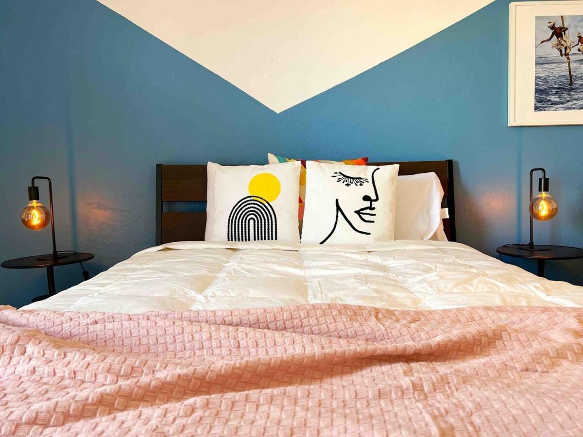 Spacious 2br In W Parking Walk To Beach!