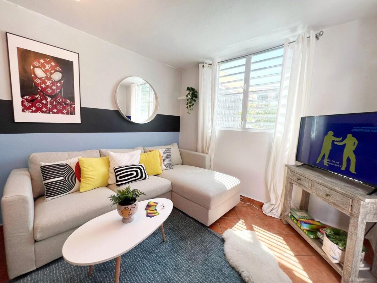 Stunning 2br W Parking - Walk To Beach! Apartamento