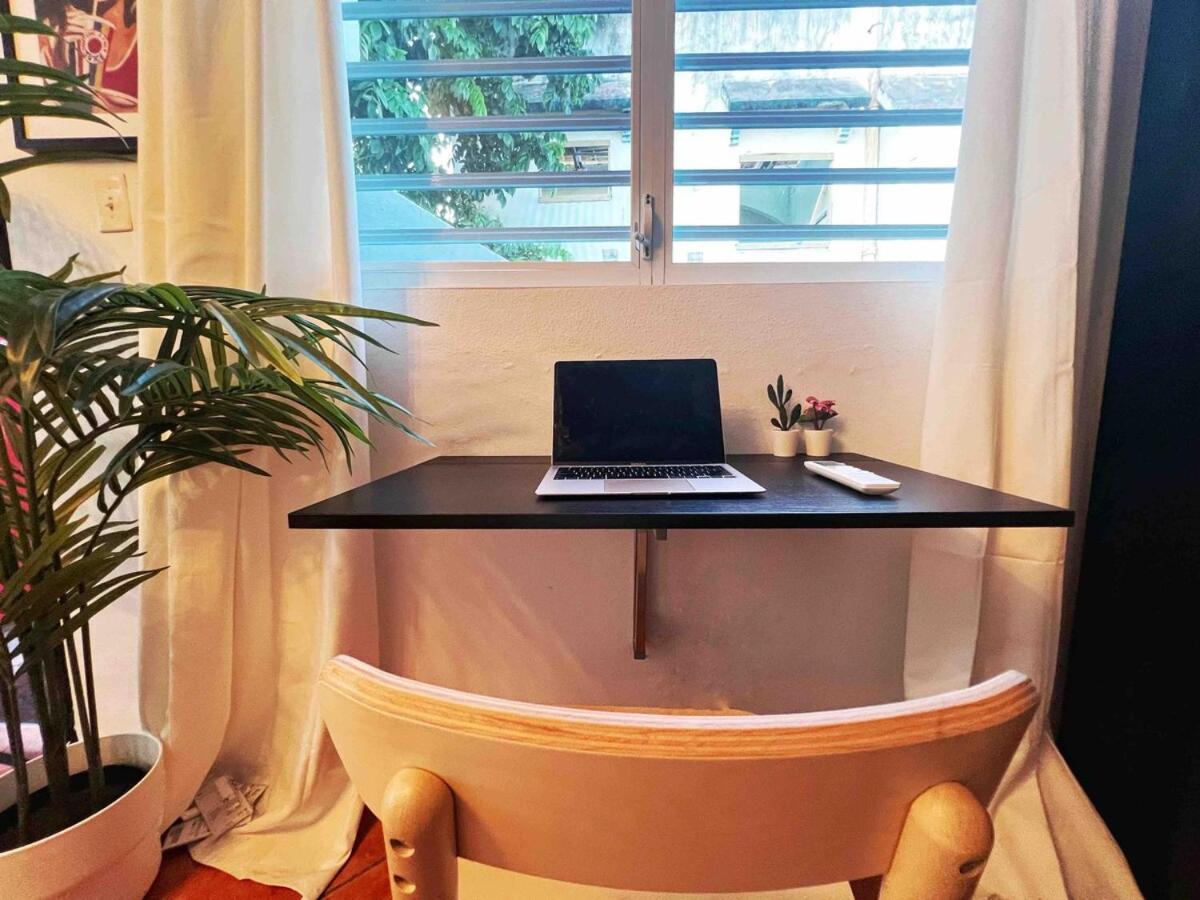 Stunning 2br W Parking - Walk To Beach! Apartamento