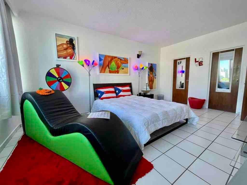 Condado Beachfront Tantra * San Juan