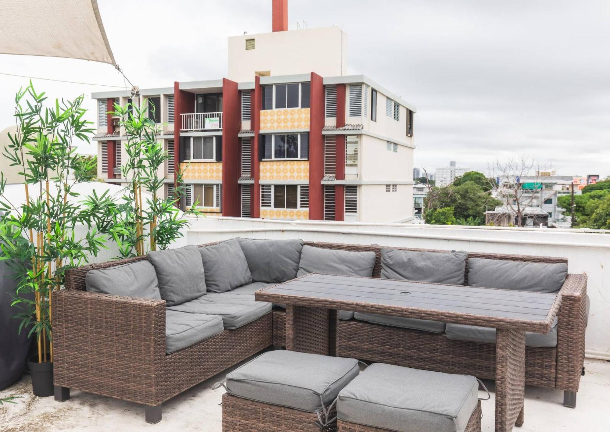 Prime Near Beach, Dining & Nightlife! Apartment