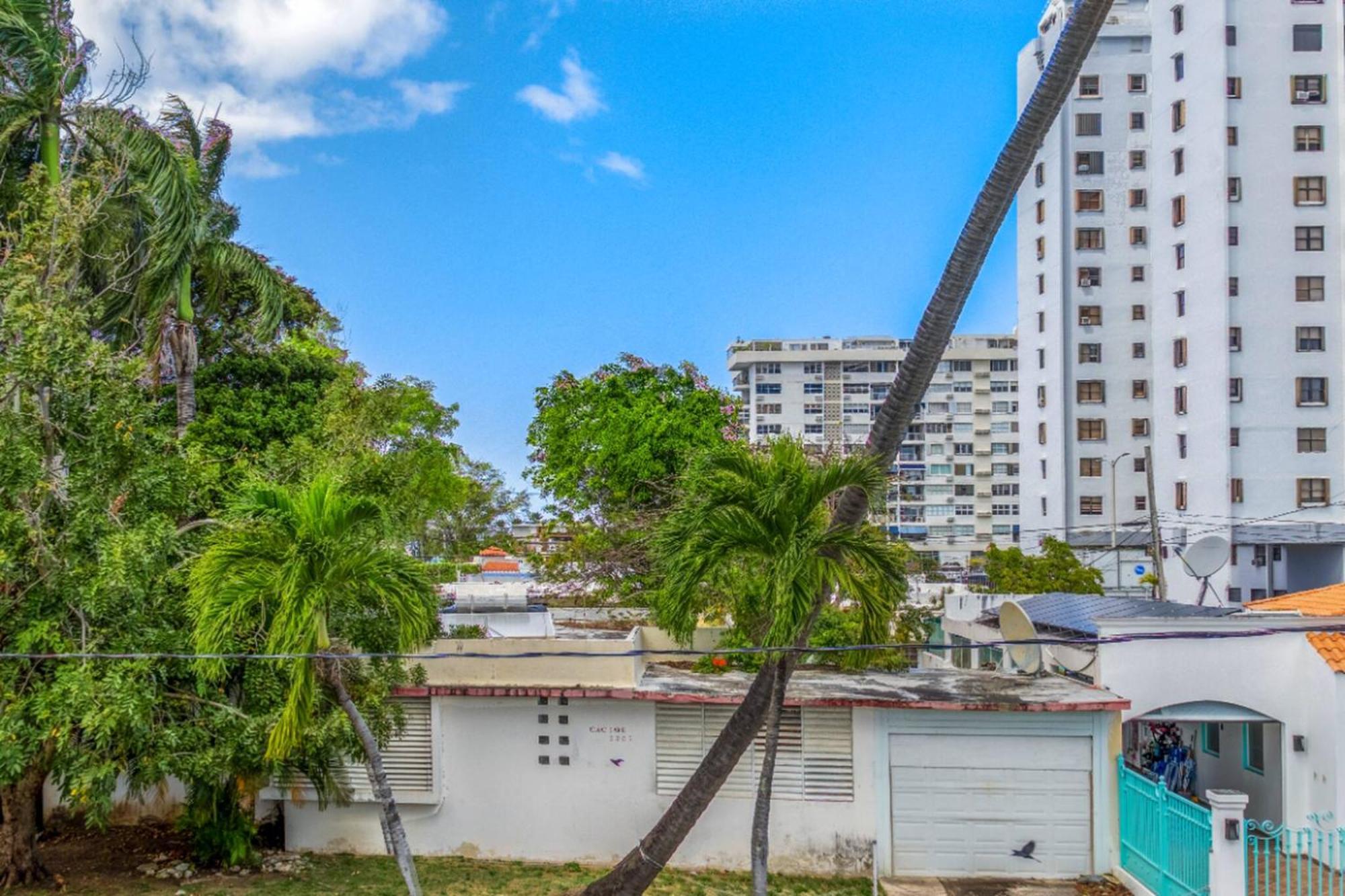 Steps To Ocean Park | Terrace | Parking Apartamento San Juan