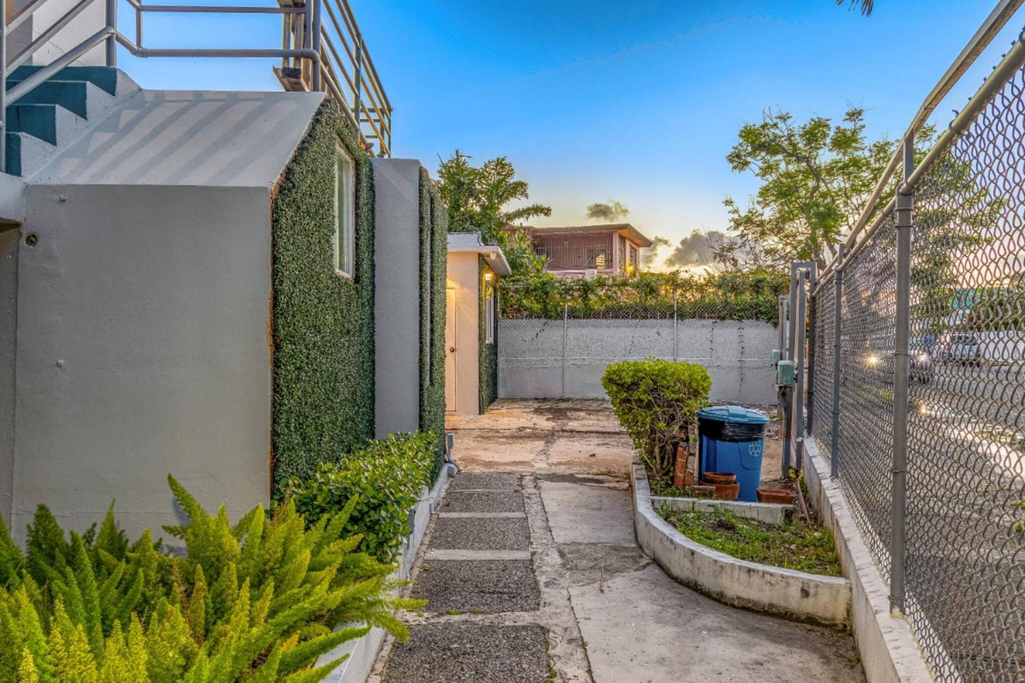 Steps To Ocean Park | Terrace | Parking *