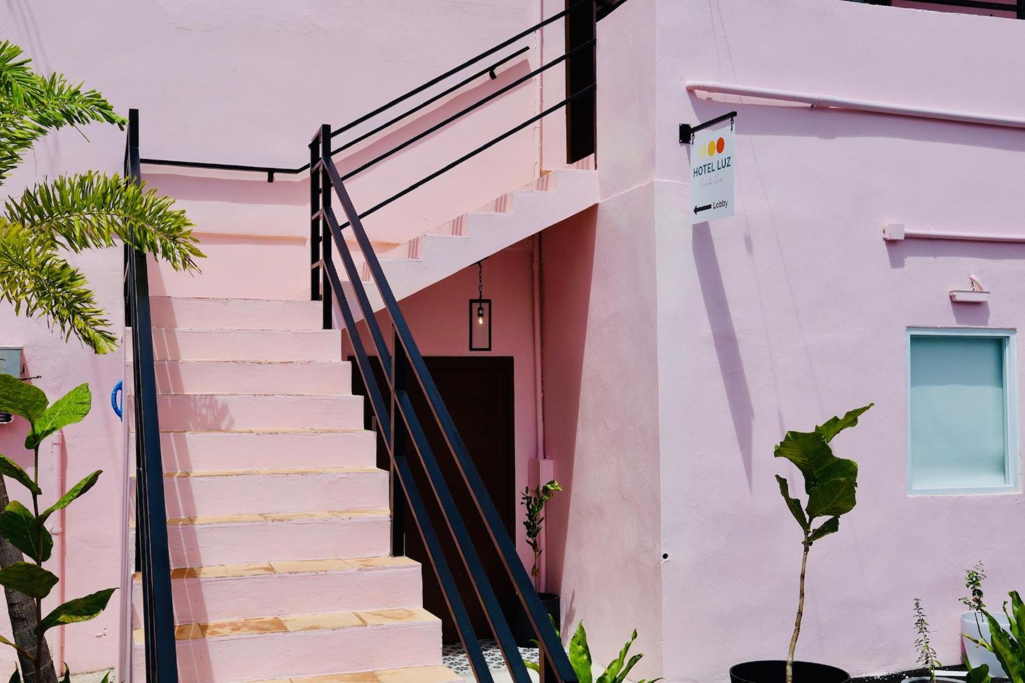 15 Skyline Sips & Santurce Charm Hotel *
