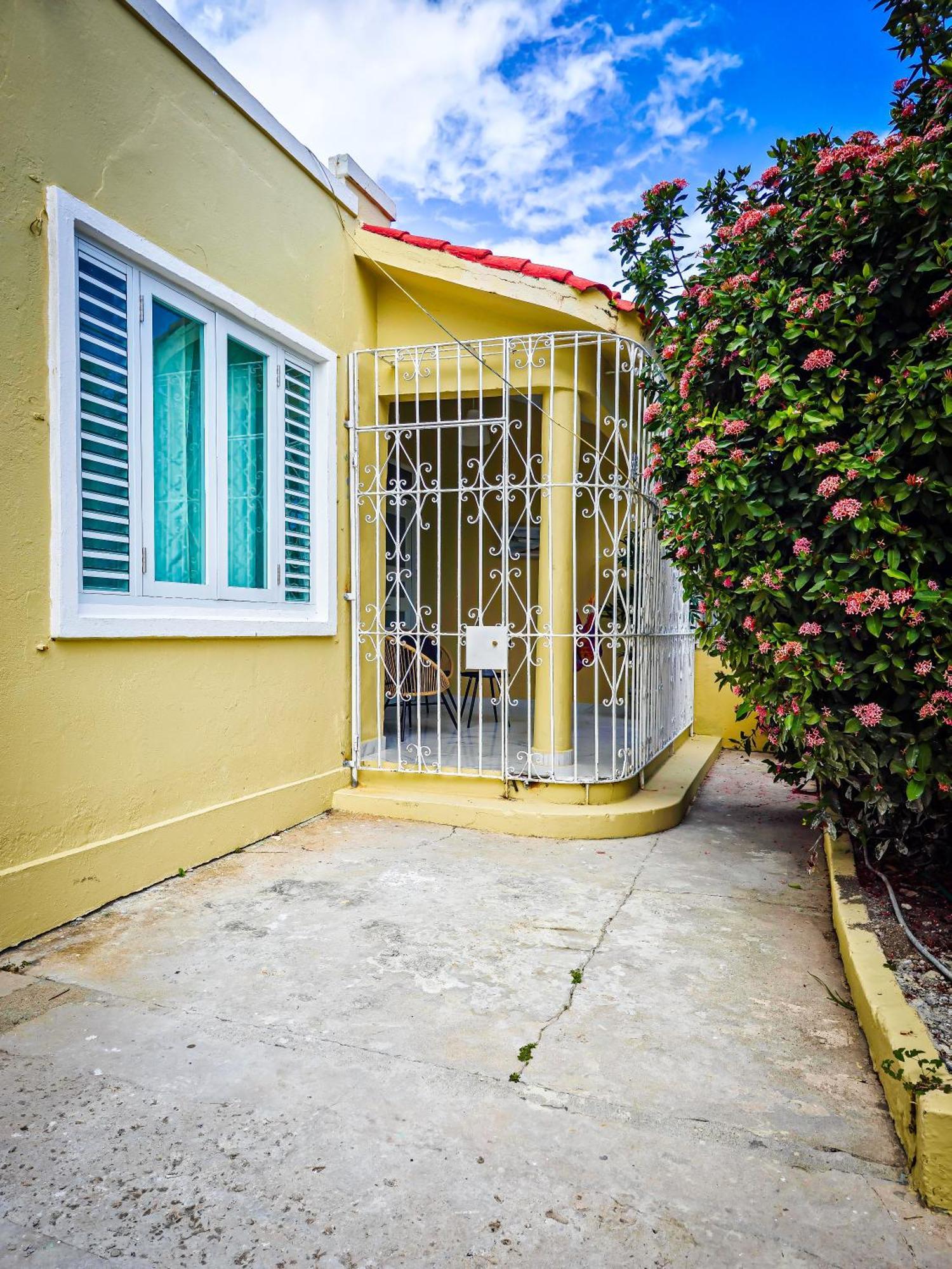 Sunny Near & Restaurants Apartment San Juan