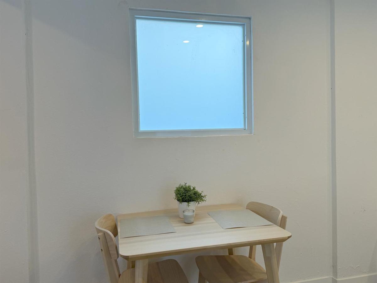 Apartment New! Cozy Cool Near Beach!