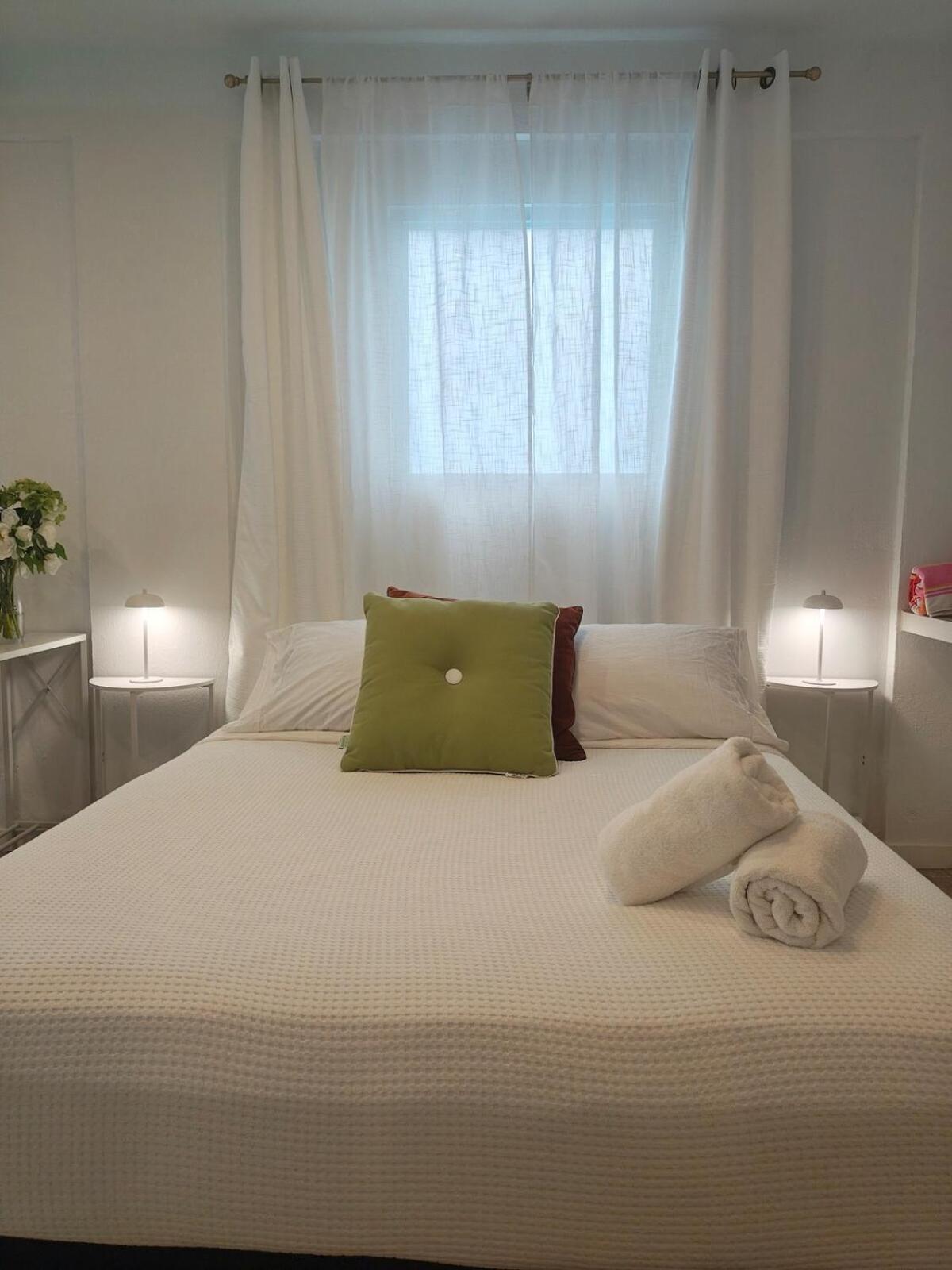 New! Cozy Cool Near Beach! *