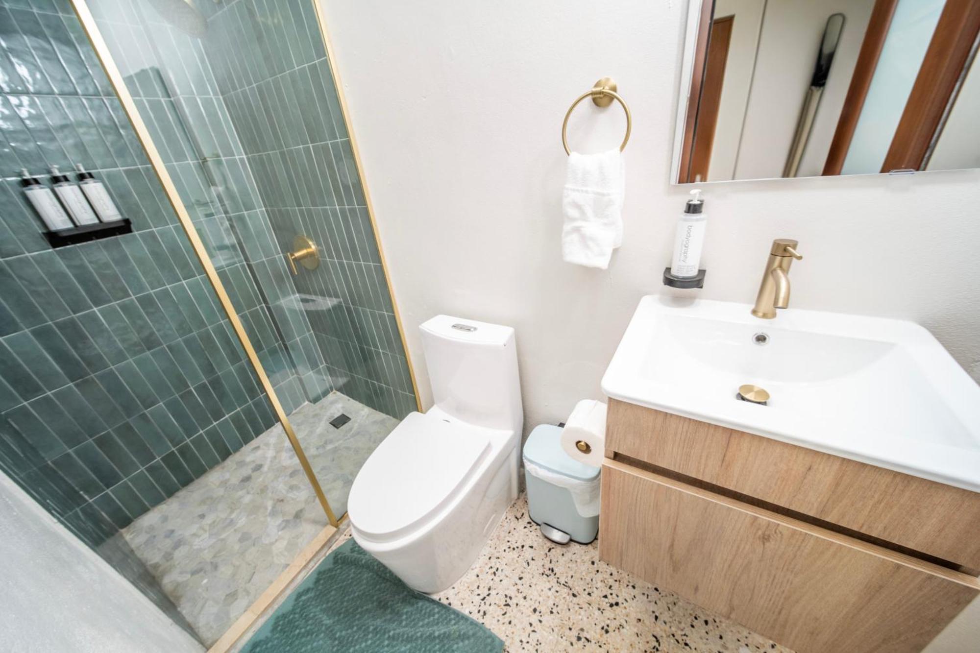 Hotel 5 Relaxed Haven In Santurce