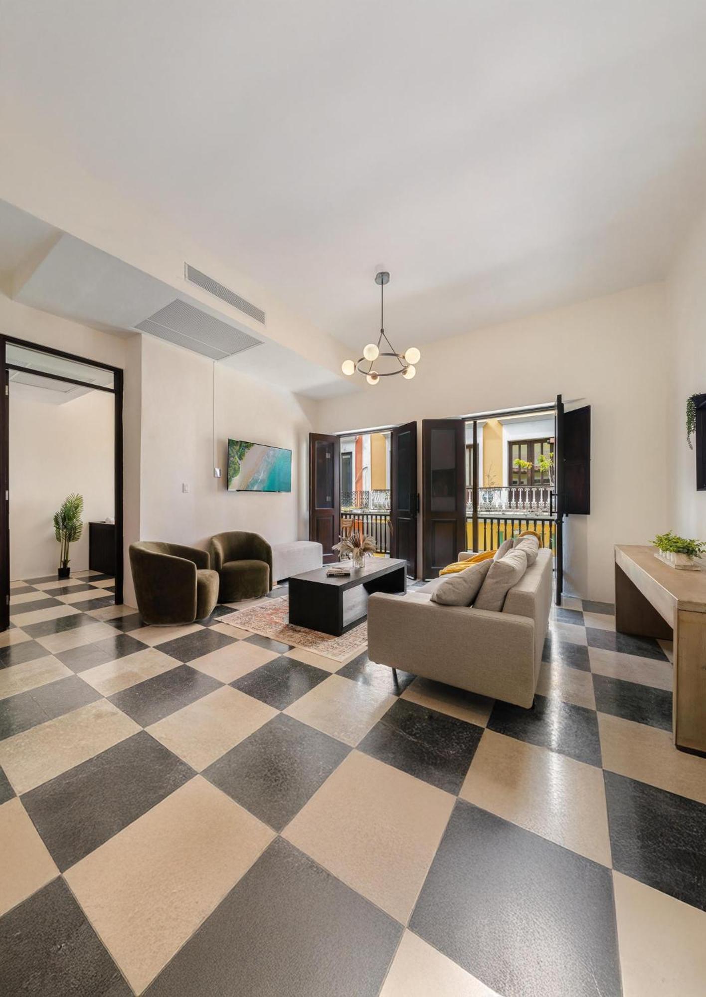Soho House Private Patio Luxury 2bd