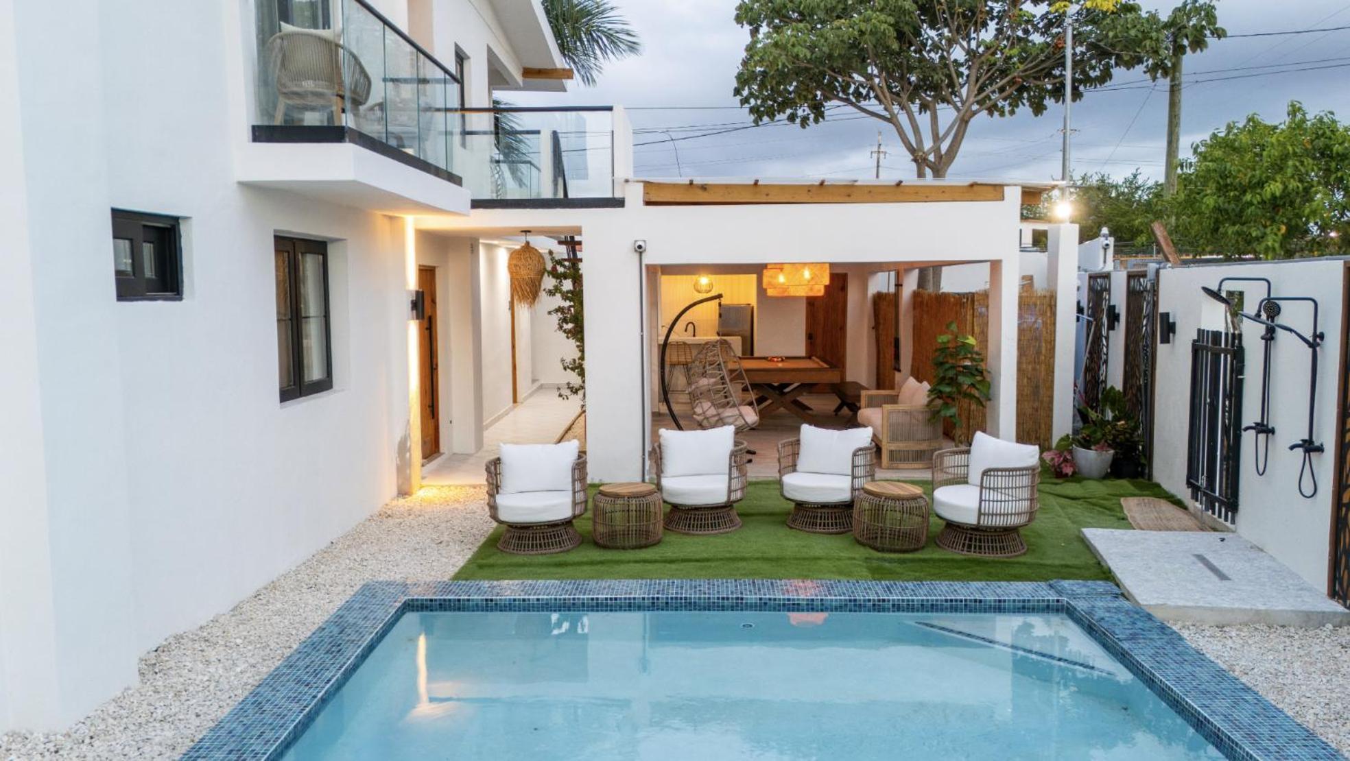Couples At Ocean Park Club San Juan