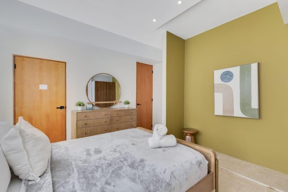 Amazing Group Near Beach, Nightlife For 18 Villa