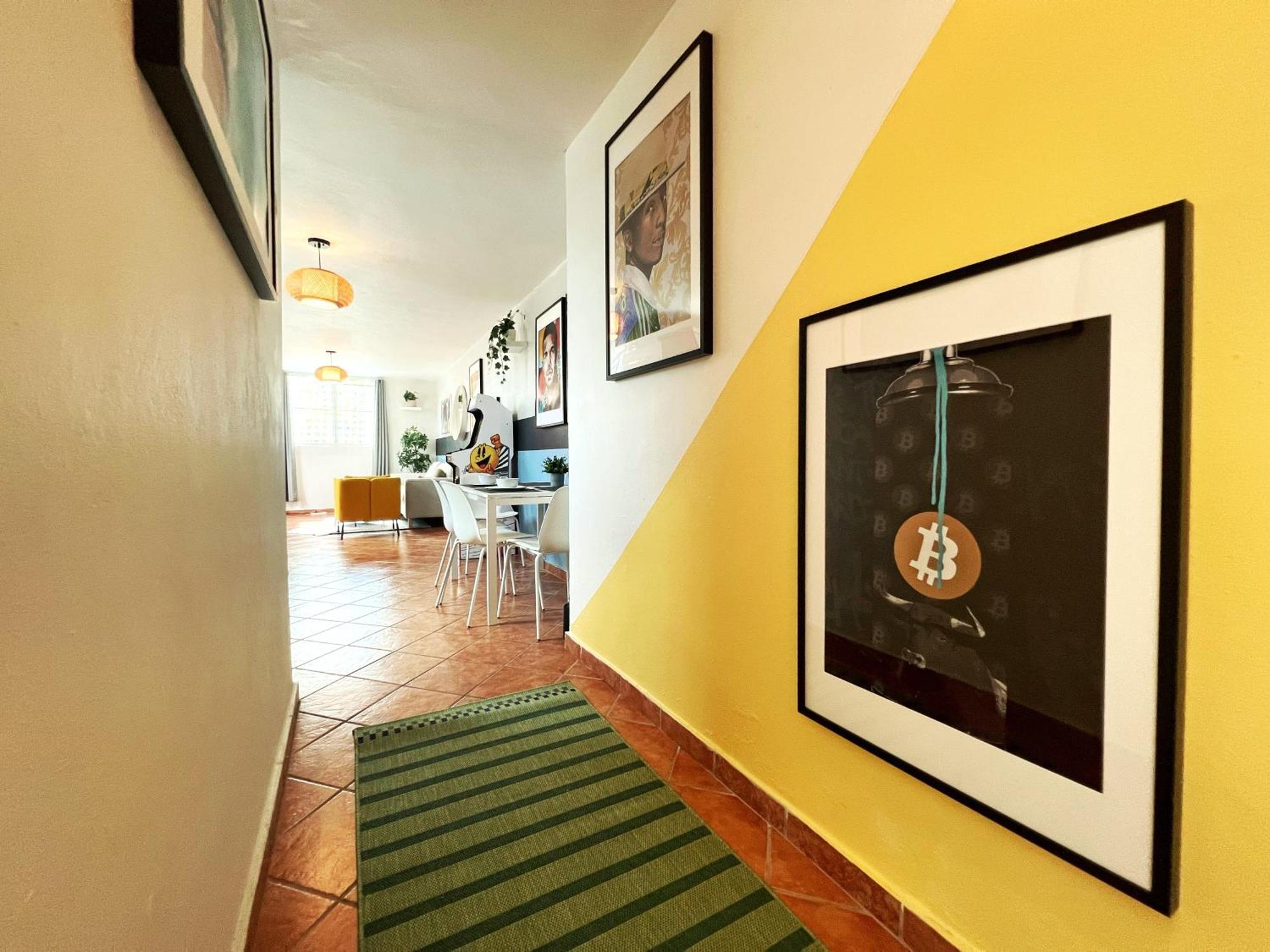 Spacious 2 Bedroom In San Juan+parking - Steps To Сasa de vacaciones