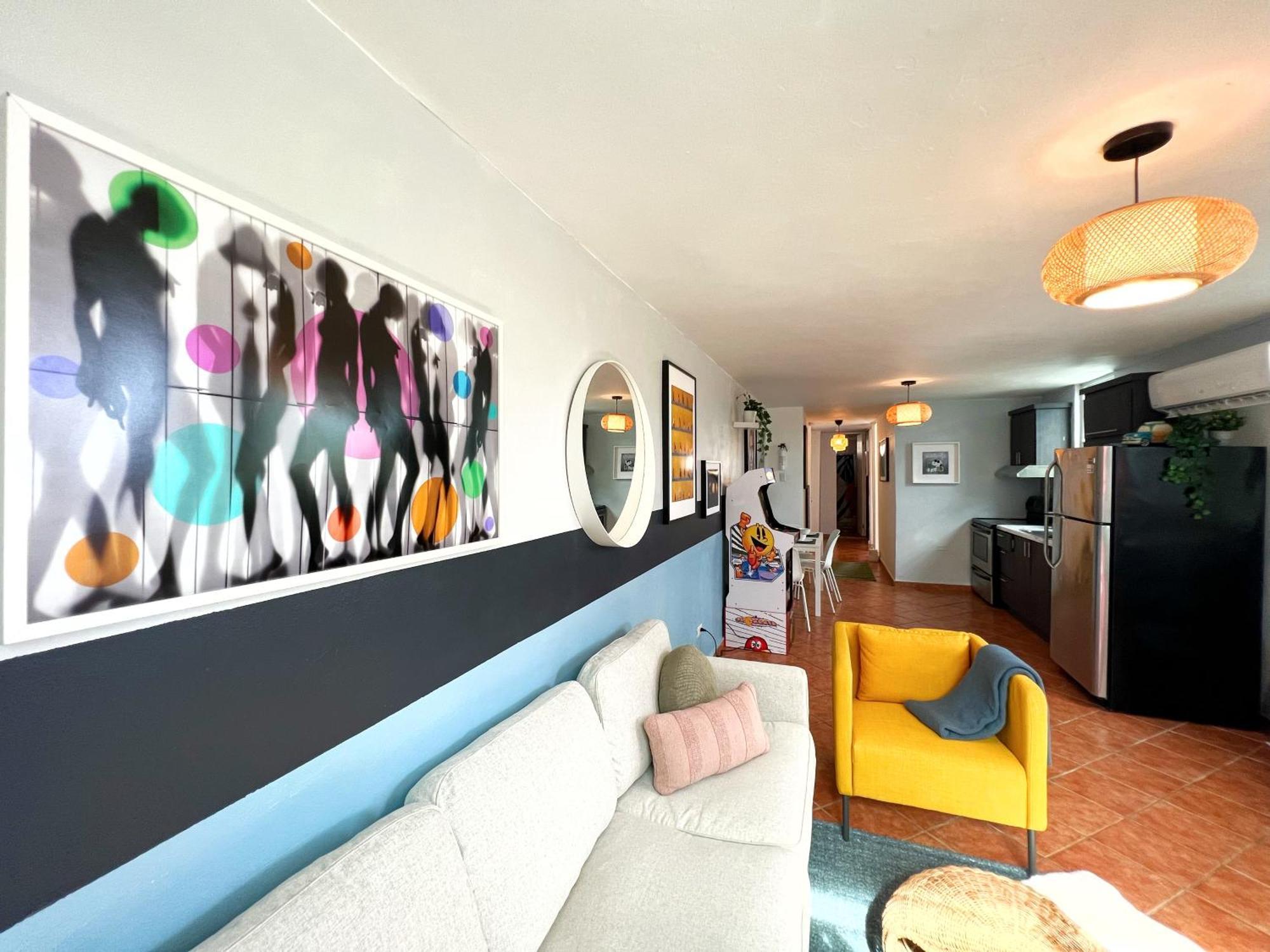 Spacious 2 Bedroom In San Juan+parking - Steps To Сasa de vacaciones
