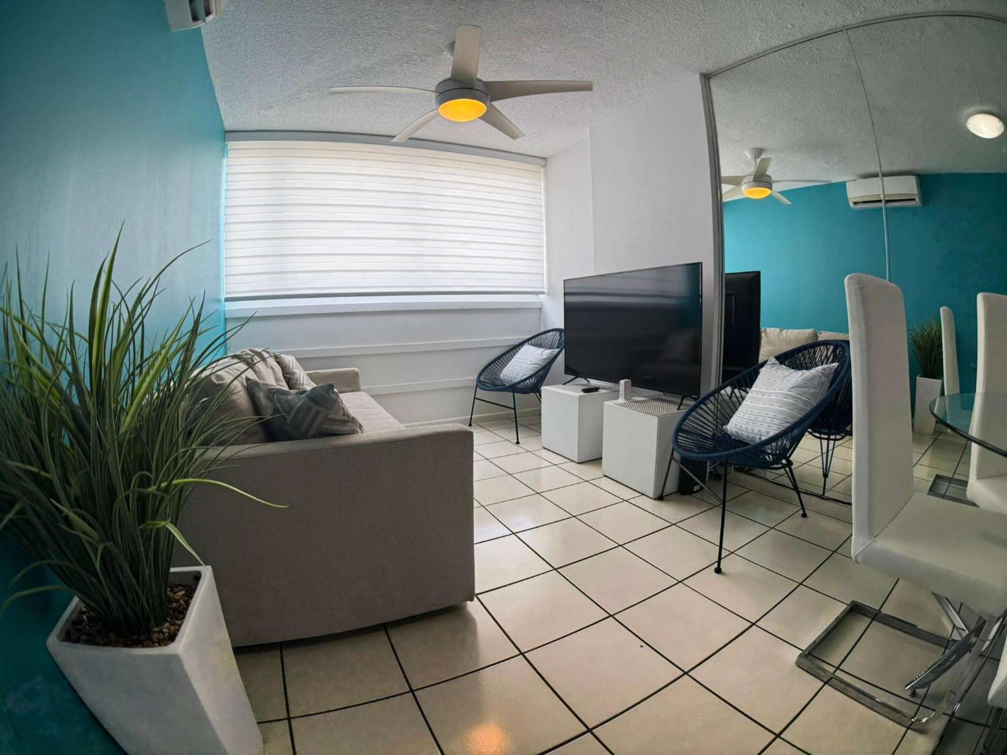 Condado Apt- Private Beach, Pool, & Family Ready!