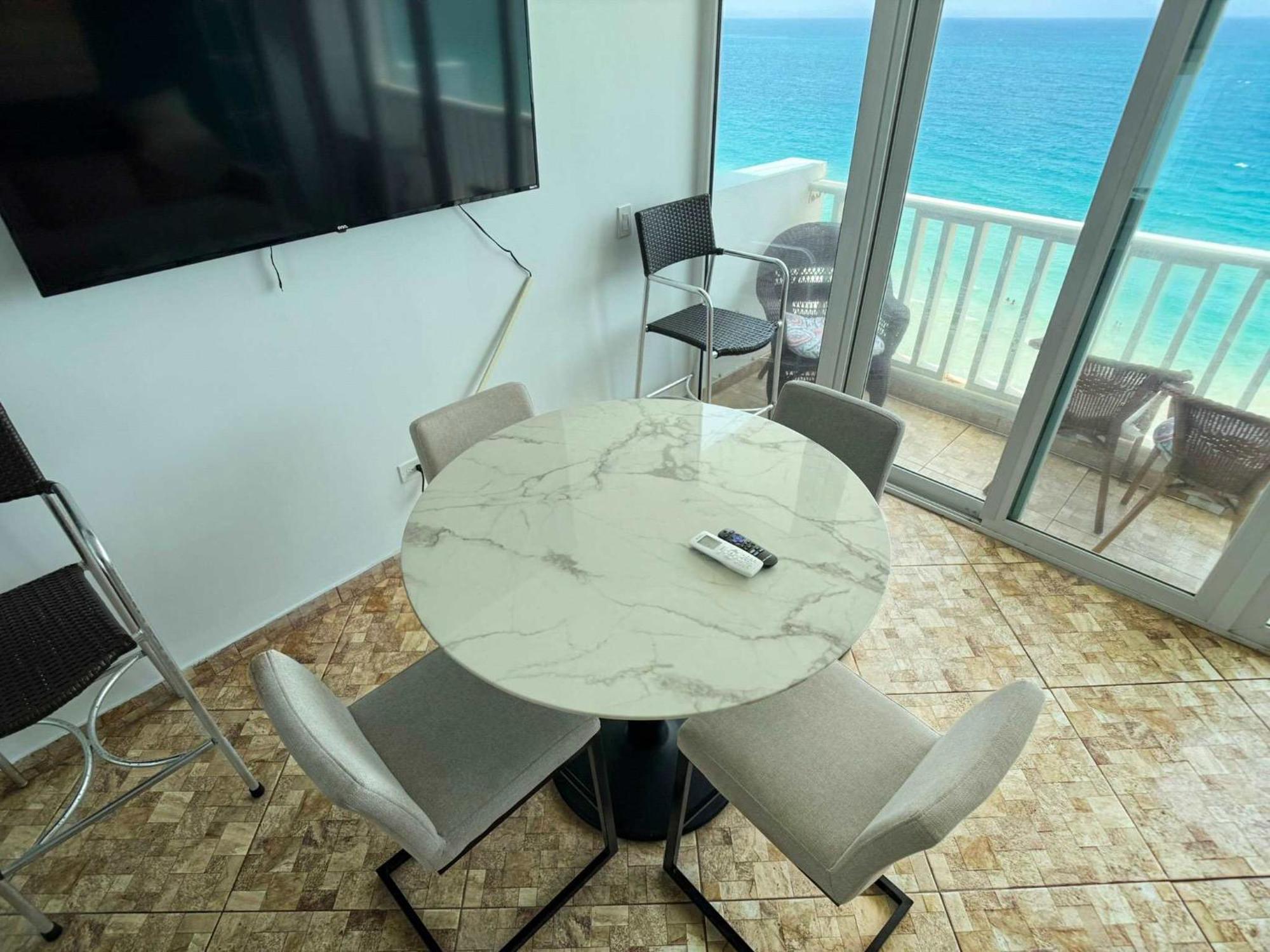 Apartment Condado Beachfront- Perfect For Families!
