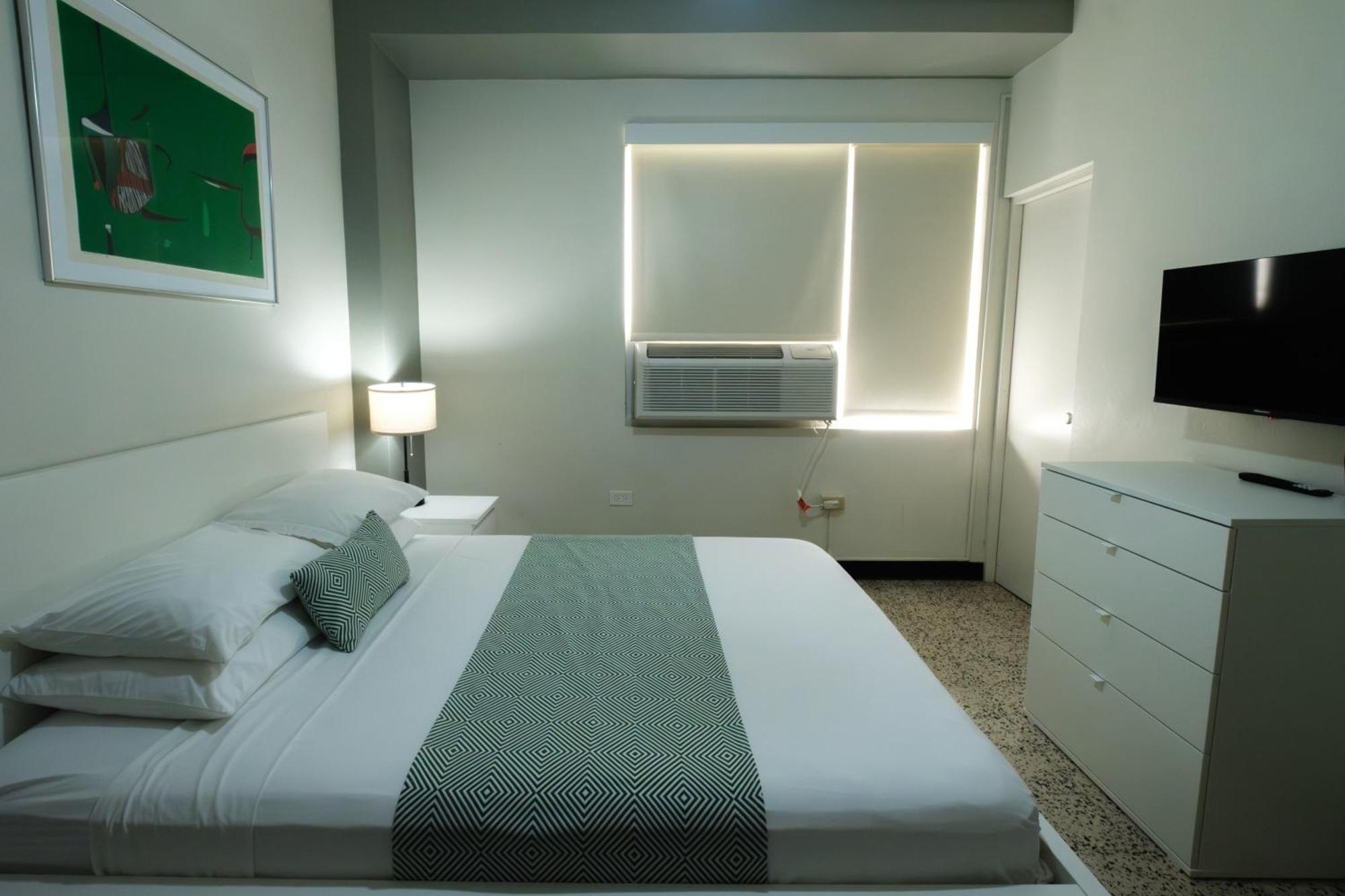 Olimpo Court * San Juan