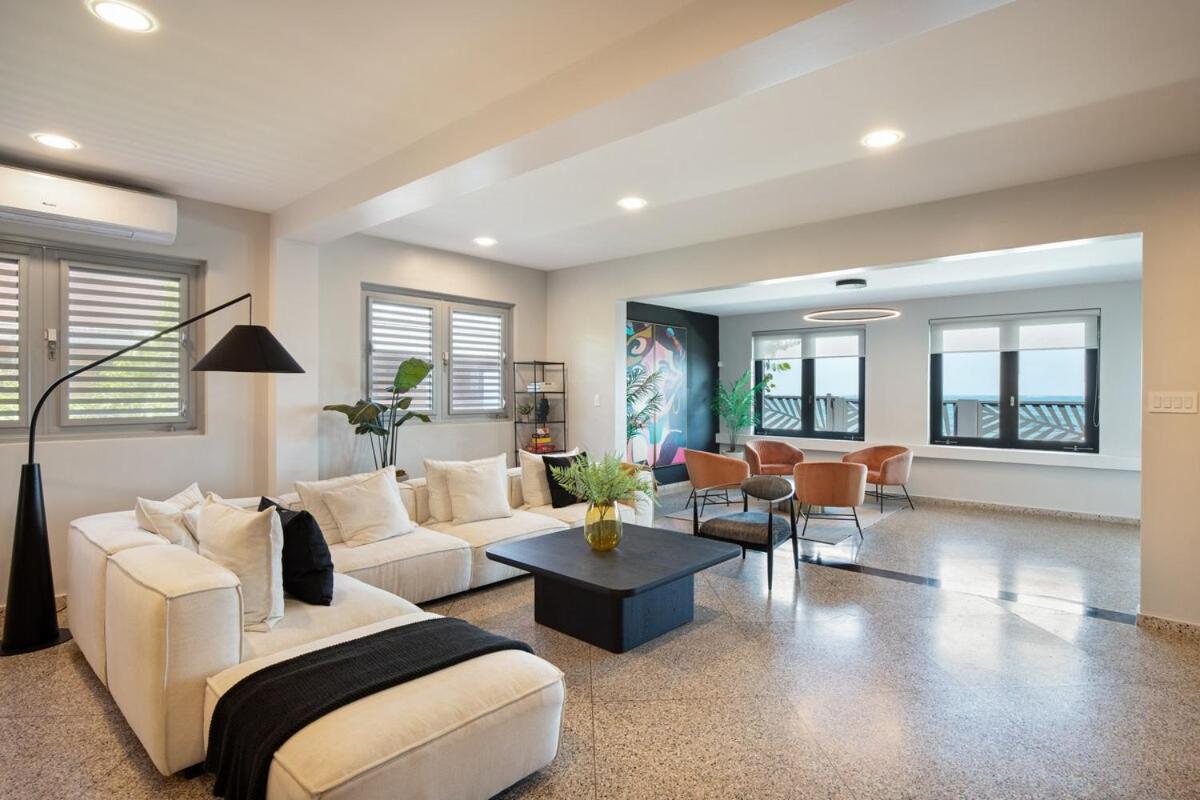 Casa Lux Oceanfront Pool And Car Add Ons Holiday home