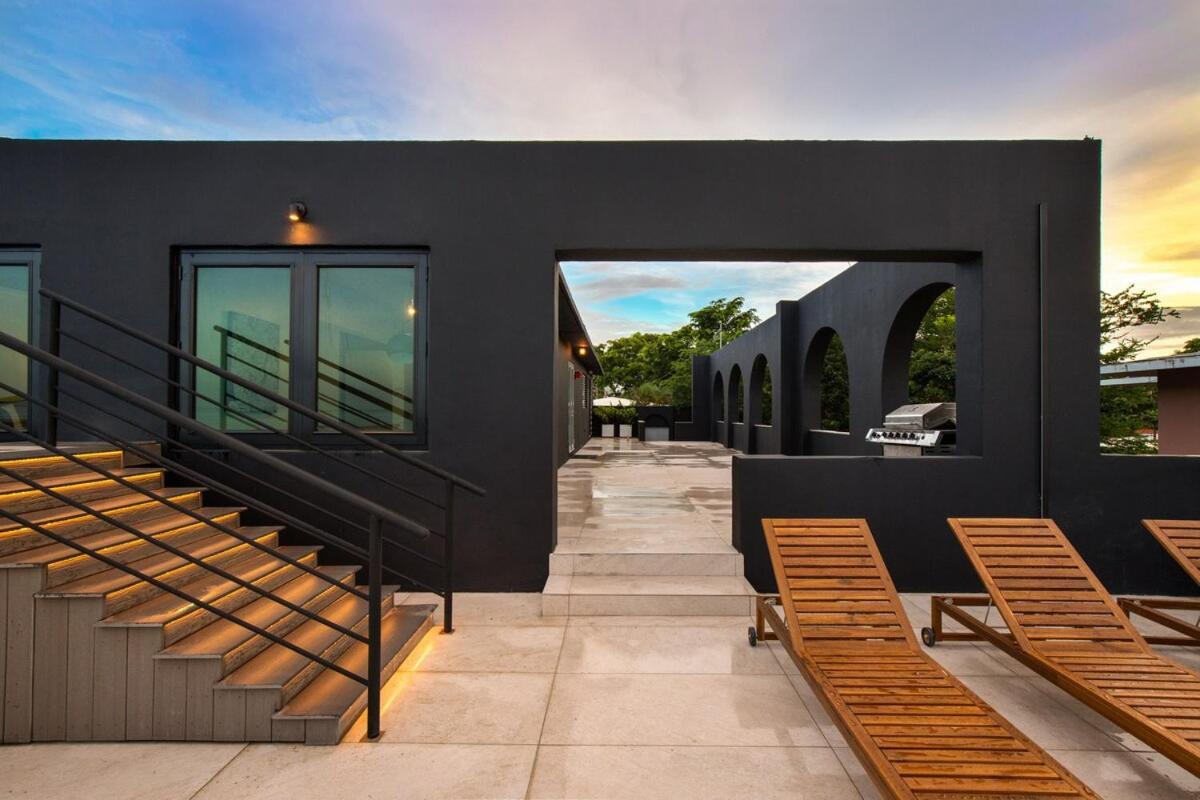 Casa Lux Oceanfront Pool And Car Add Ons Holiday home *