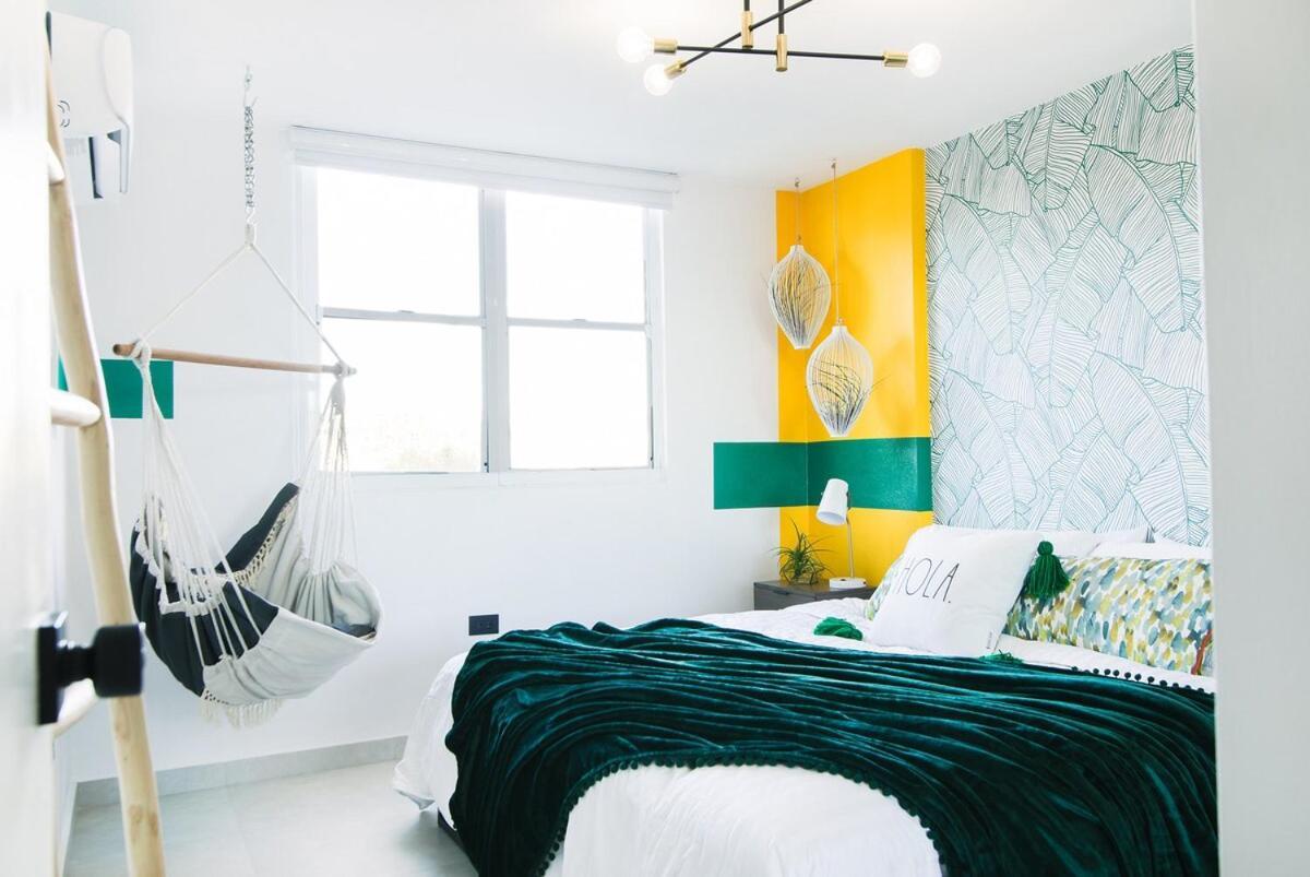 Summer Stylish At Location - La Placita In Santurce * San Juan
