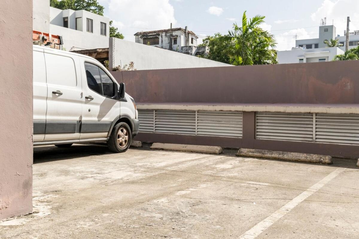 Summer Stylish At Location - La Placita In Santurce * San Juan