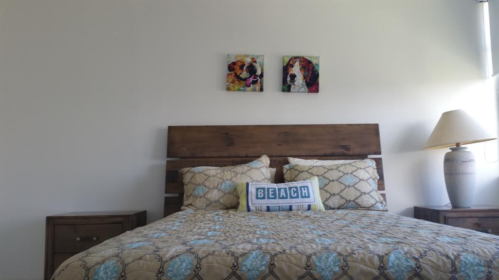 Beach Front At Coral Beach Apartamento