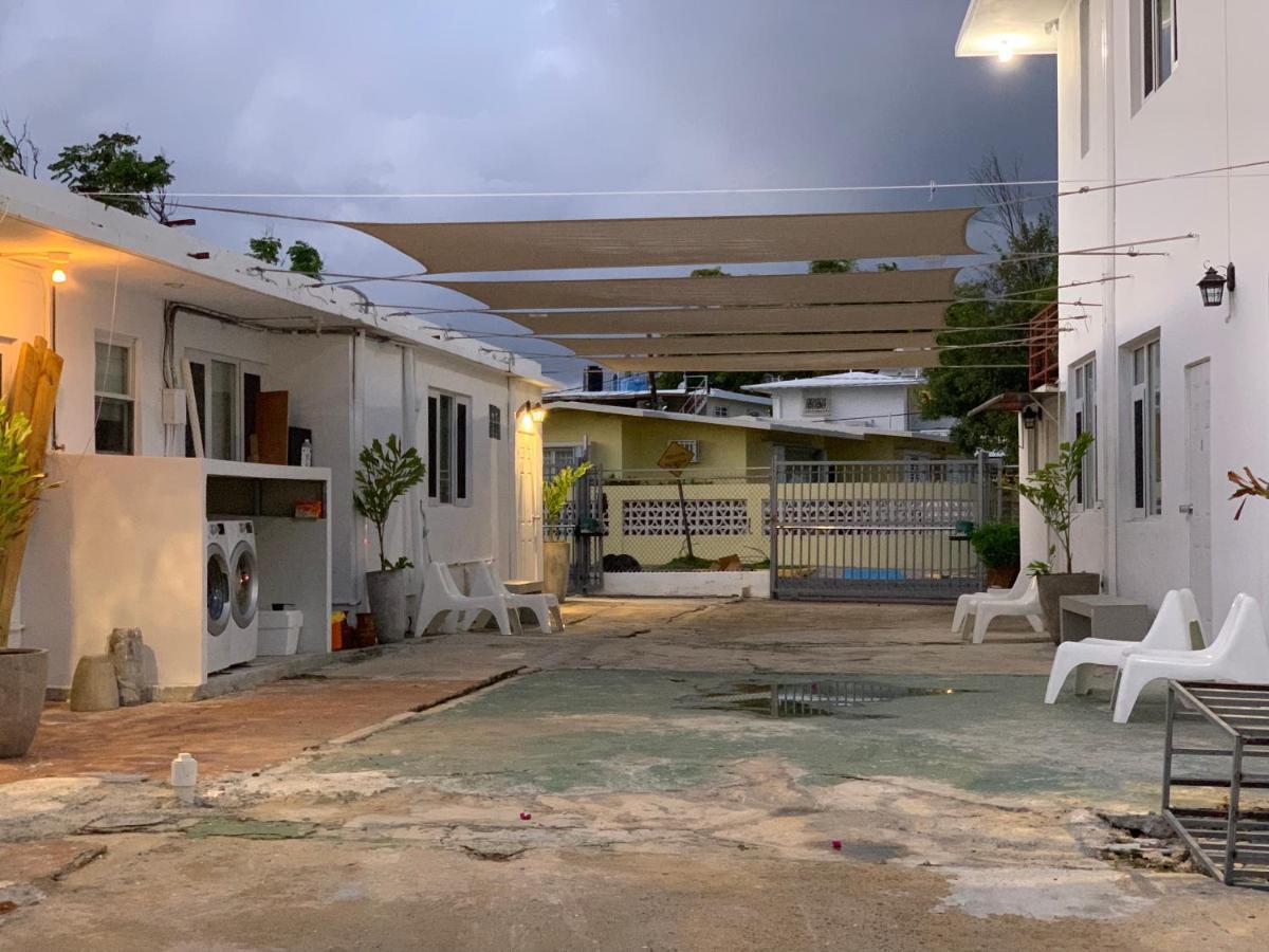Pensión Beach House *