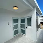 1058 Modern Hotel