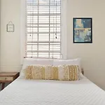 Breezy Beach Apt, Steps To The Sand! Full Ac Too - 18 Up