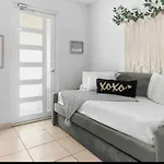Villa 5 Min From San Juan Airport And Isla Verde Beach Best Location & Pool & Jacuzzi & Youtube Video Available