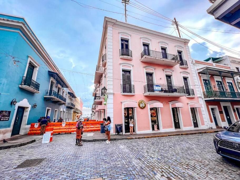 65 Fortaleza 1 - N Colonial Apt W/ Balconies & Views San Juan