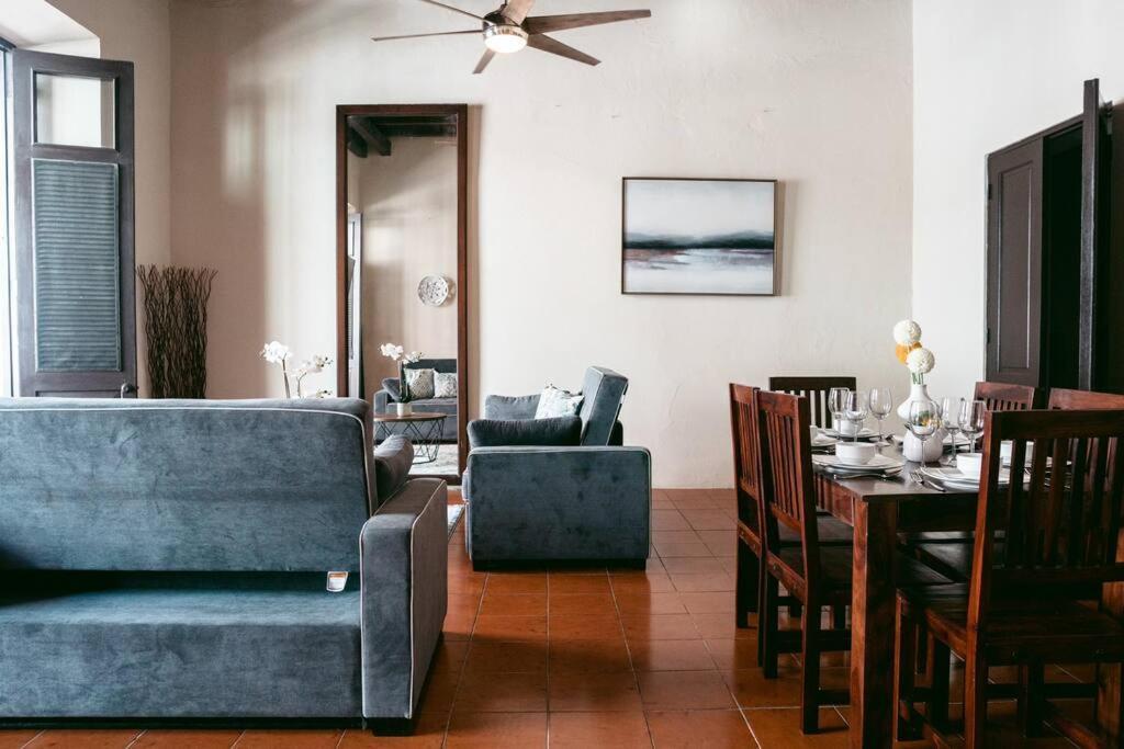 Colonial Style Apt Located In Great Location Osj Apartamento