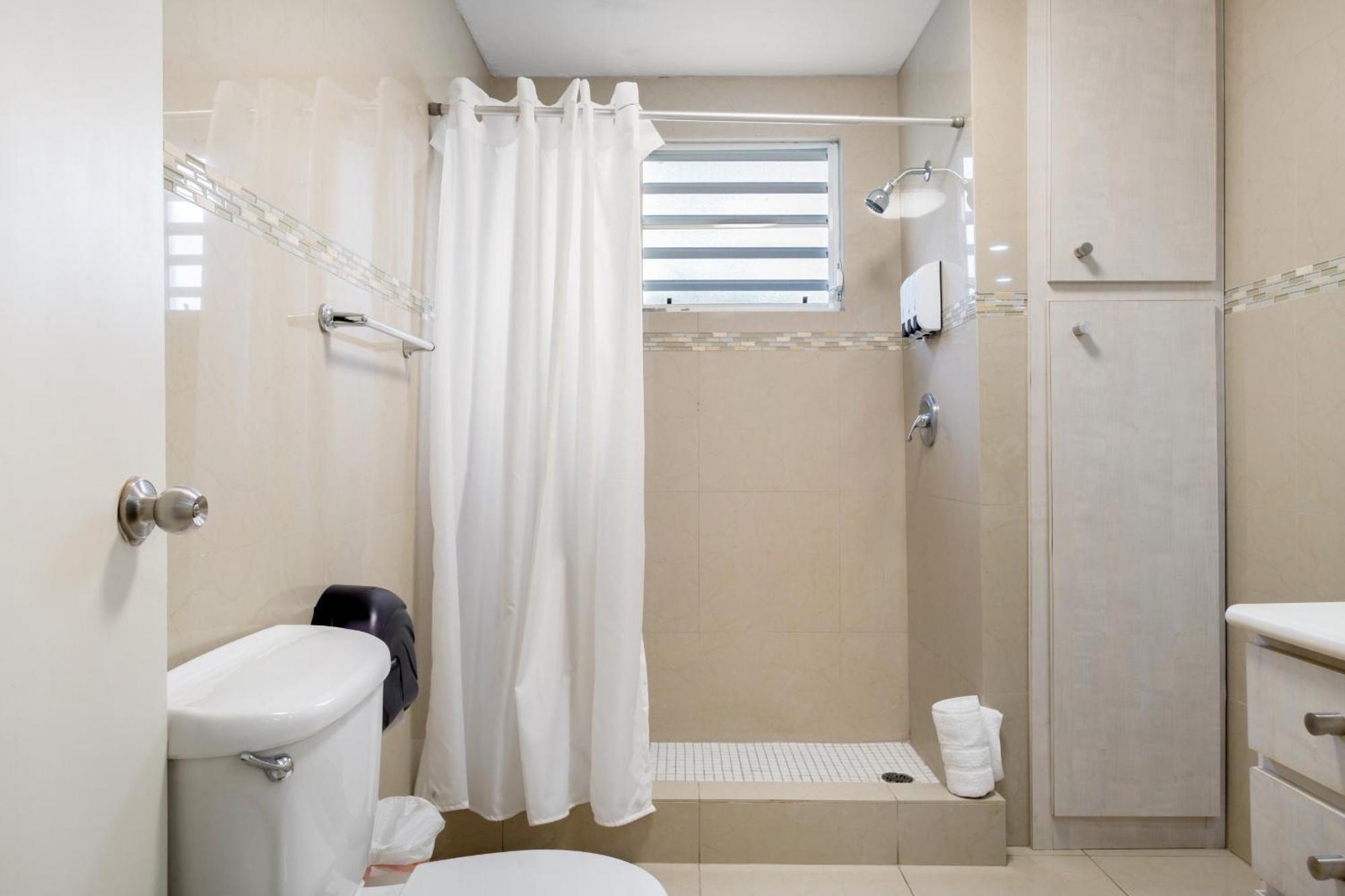 Apartment Prime Location At Condado 2br 1ba - 9 *