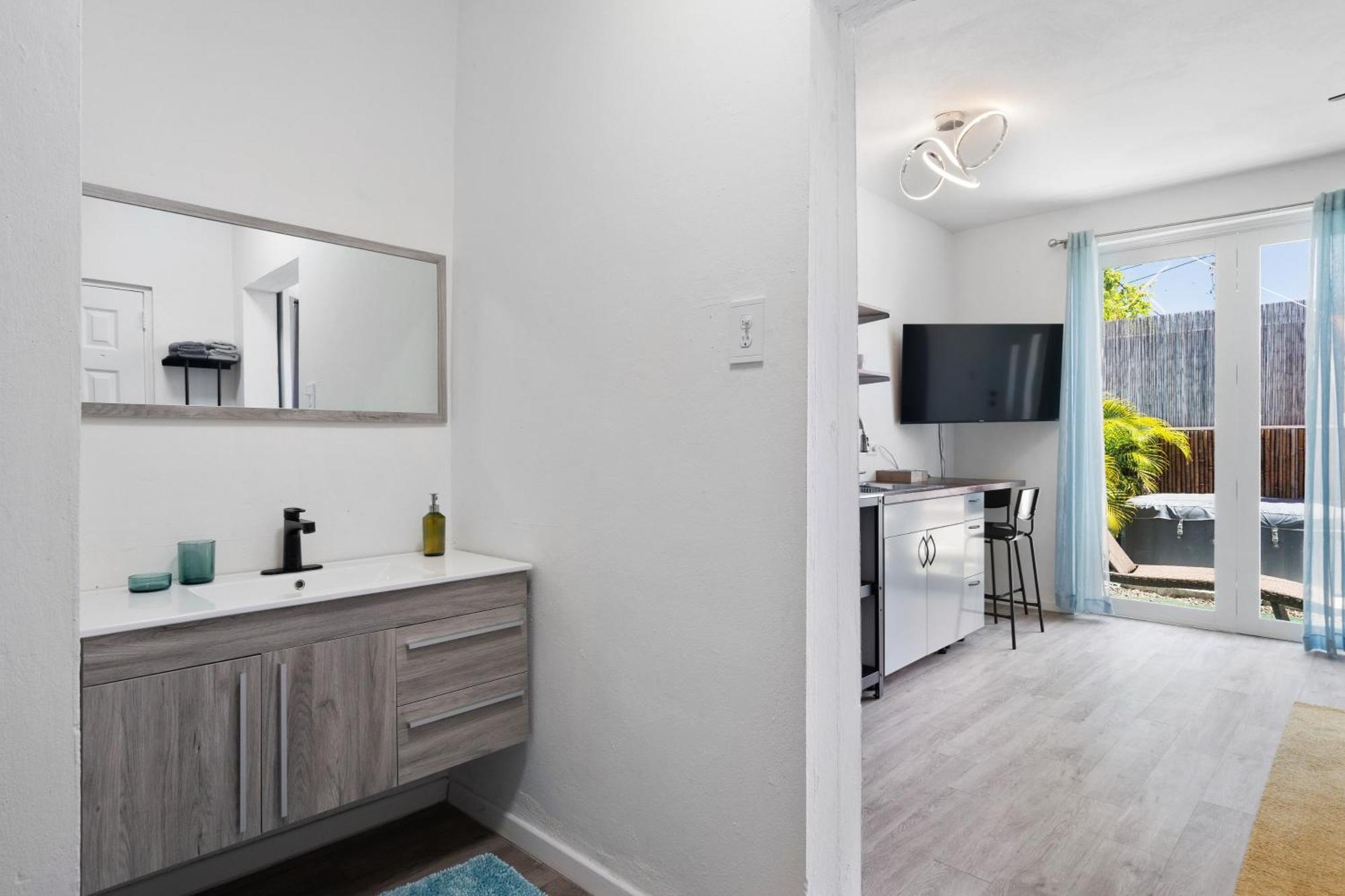 Pool House By Isla Verde Beach Holiday home