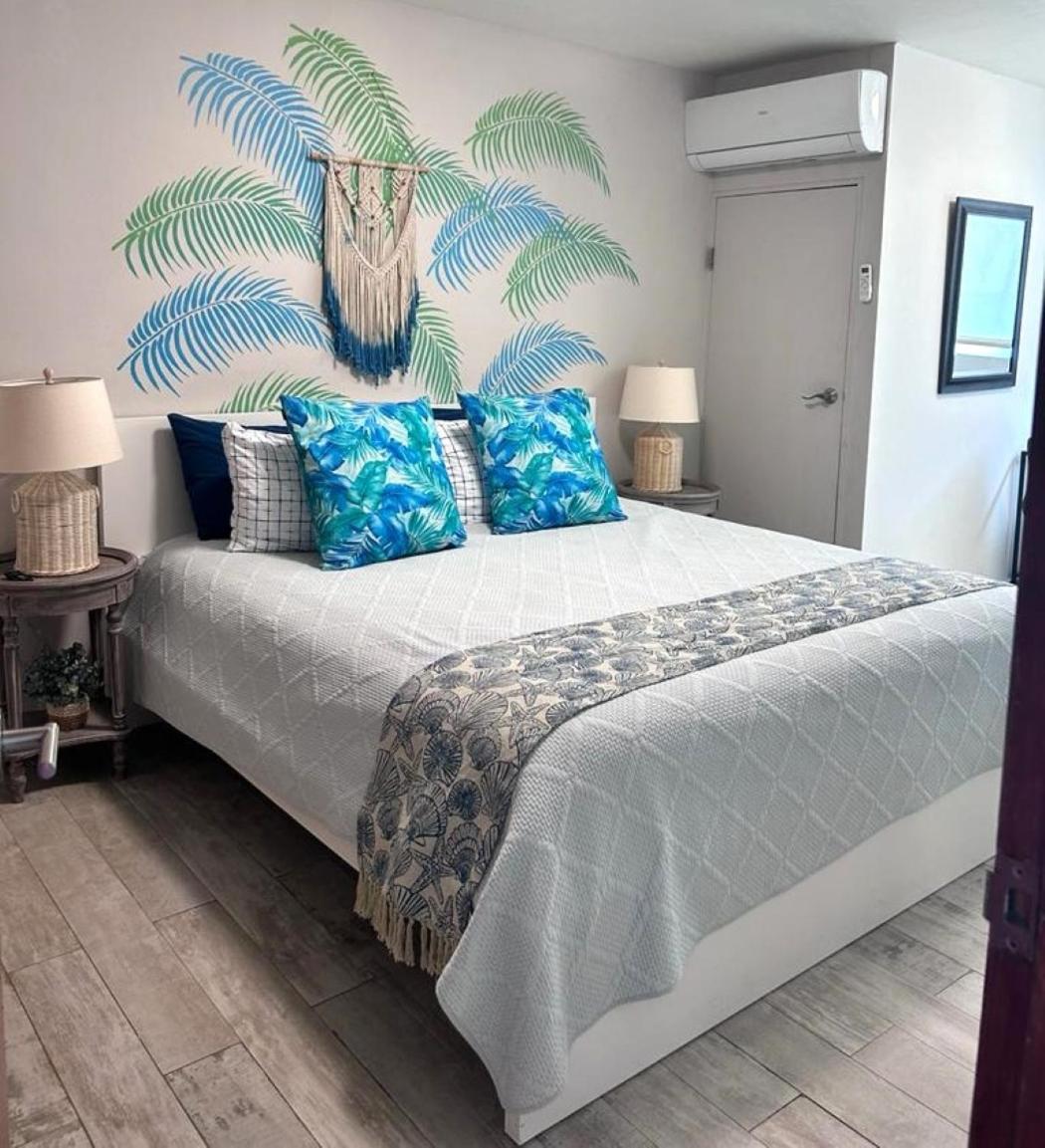 Kasa Brisa Marina Ocean View Balcony Beachfront Apartment San Juan
