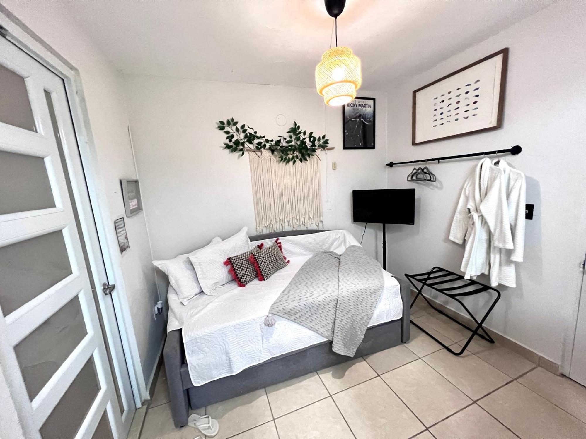 5 Min From Airport And Isla Verde Beach Best Location & Pool & Jacuzzi & Youtube Video Available *