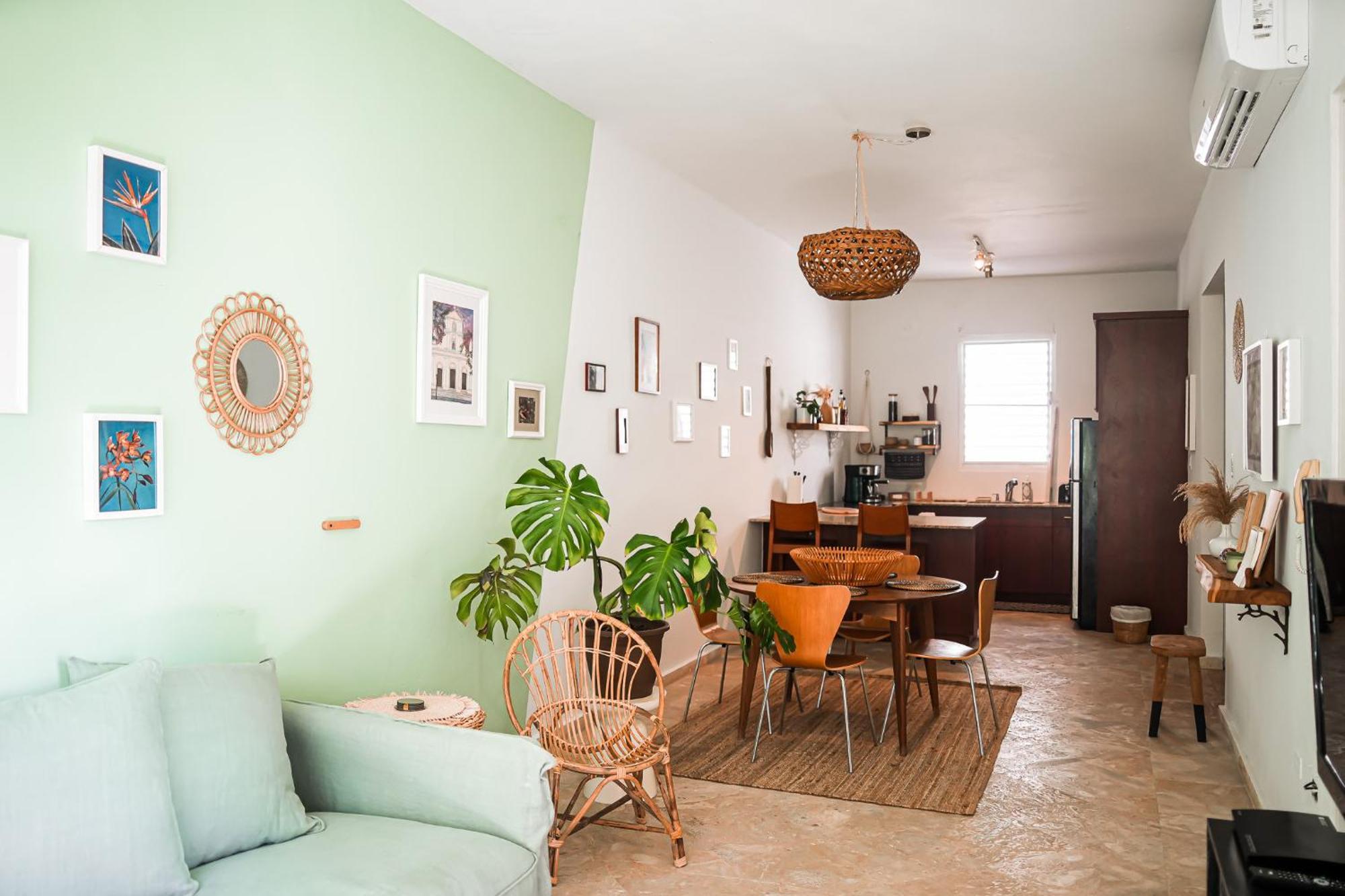 Apartment Boho Oasis By The
