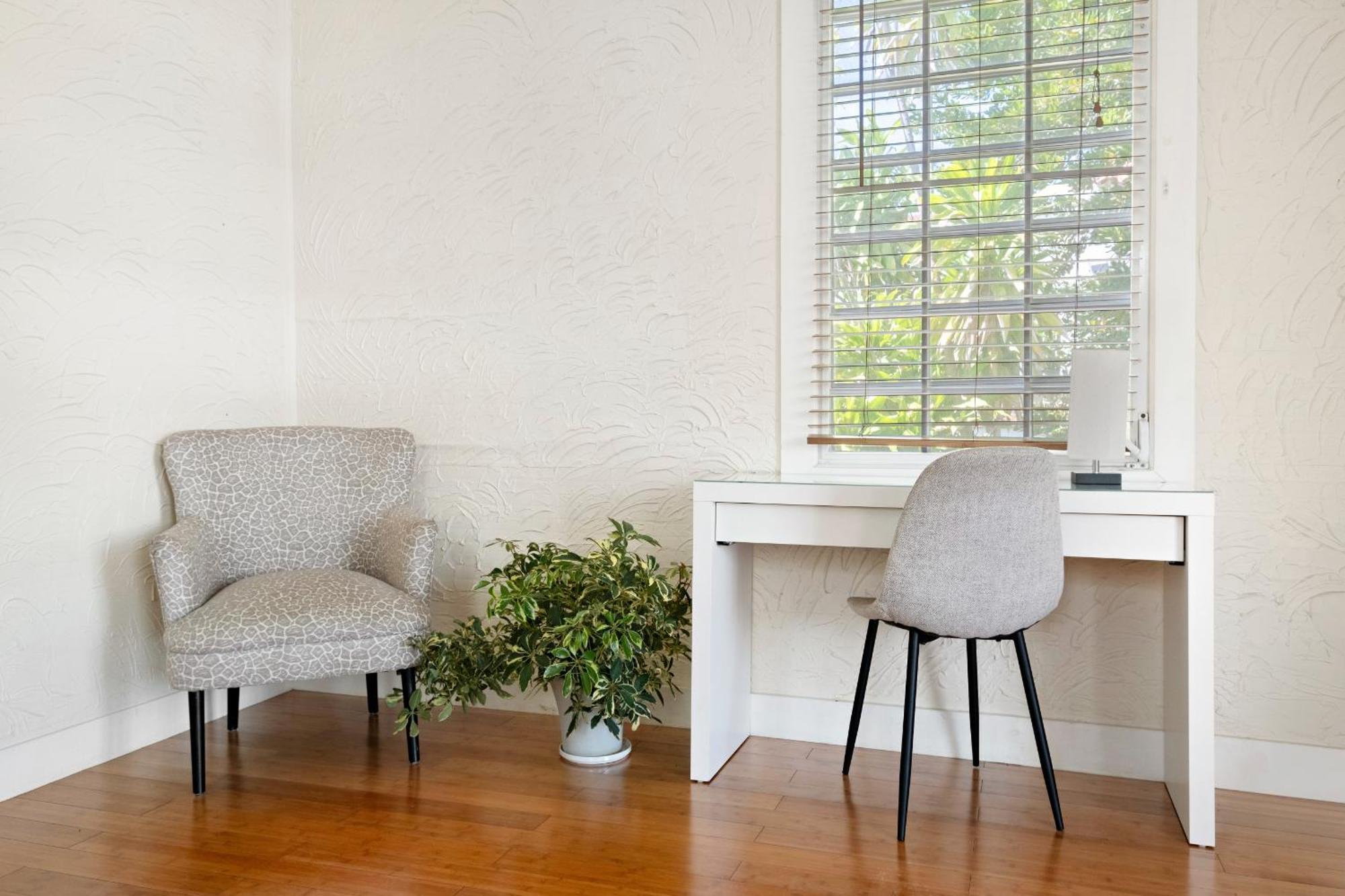 Breezy Apt, Steps To The Sand! Full Ac Too - 18 Up Apartment *