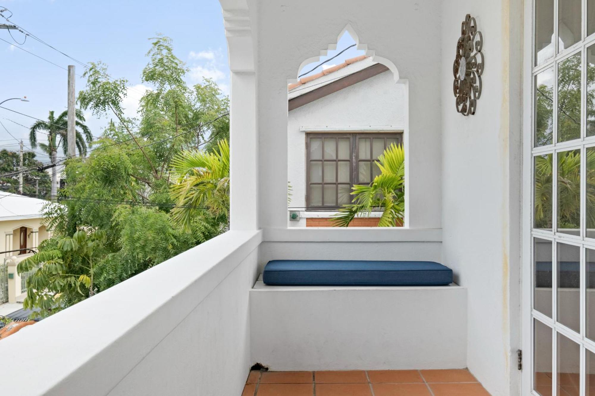 Breezy Apt, Steps To The Sand! Full Ac Too - 18 Up San Juan