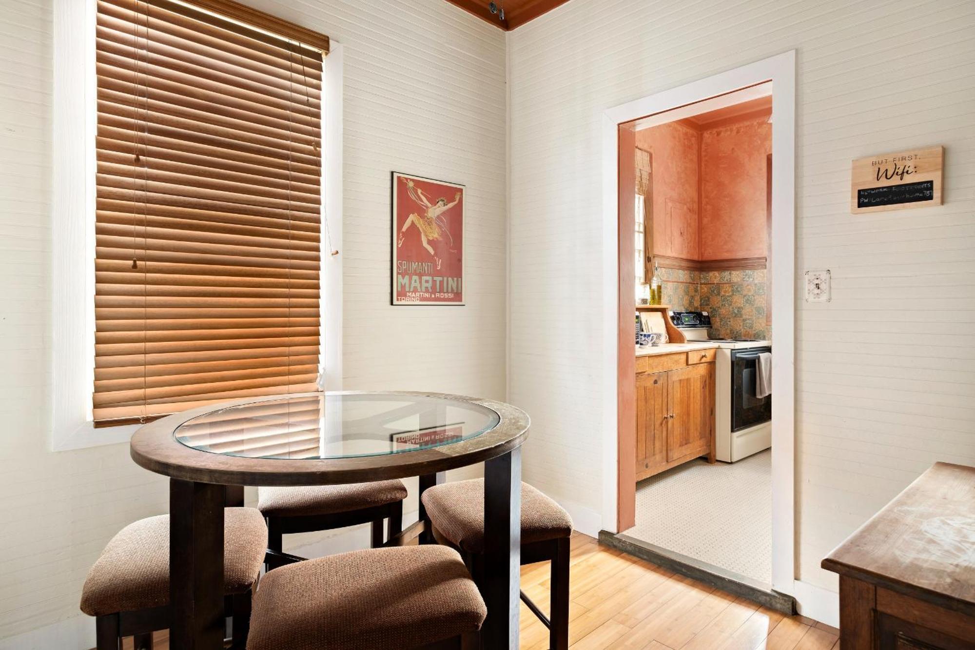 Breezy Apt, Steps To The Sand! Full Ac Too - 18 Up Apartment *