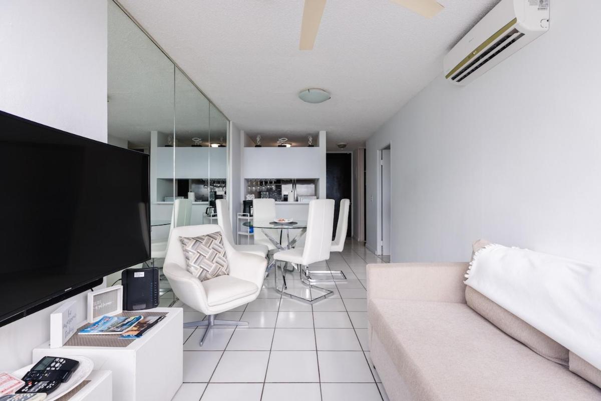 Condado Apt- Private Beach, Pool, & Family Ready! Сasa de vacaciones San Juan