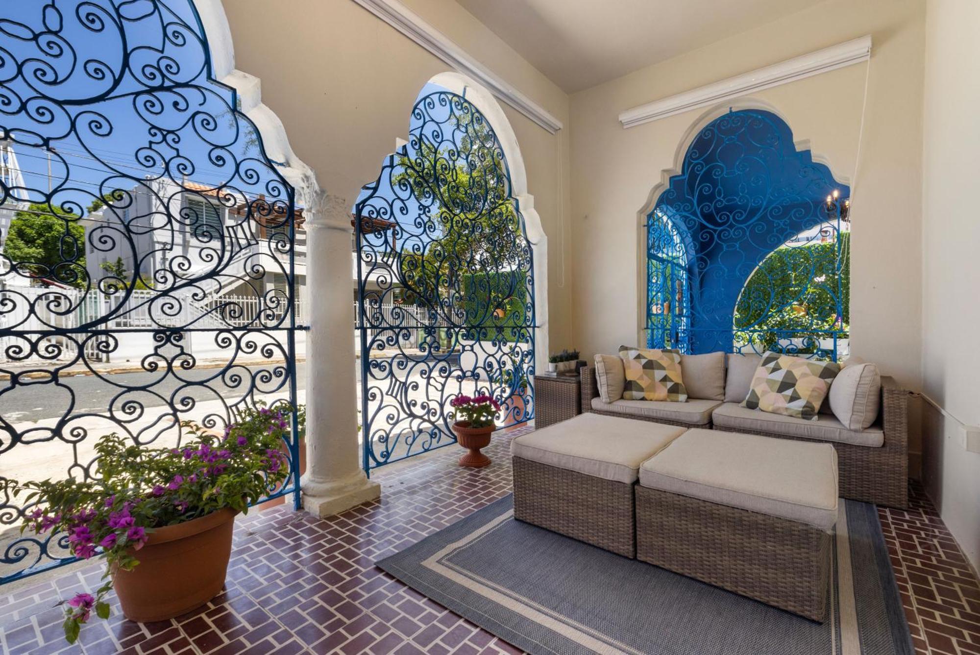 Elegant With Balcony Private - Self Check In - Mm1