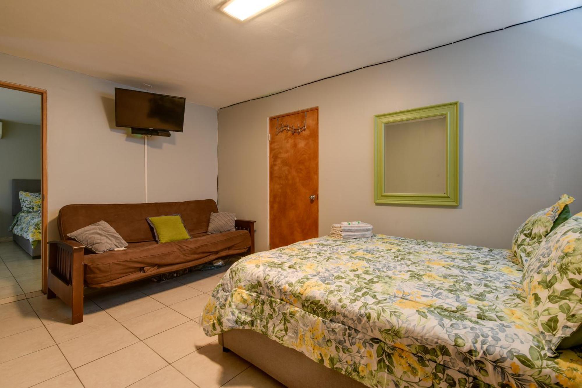 Holiday home House Near With Private Pool And Deck! *