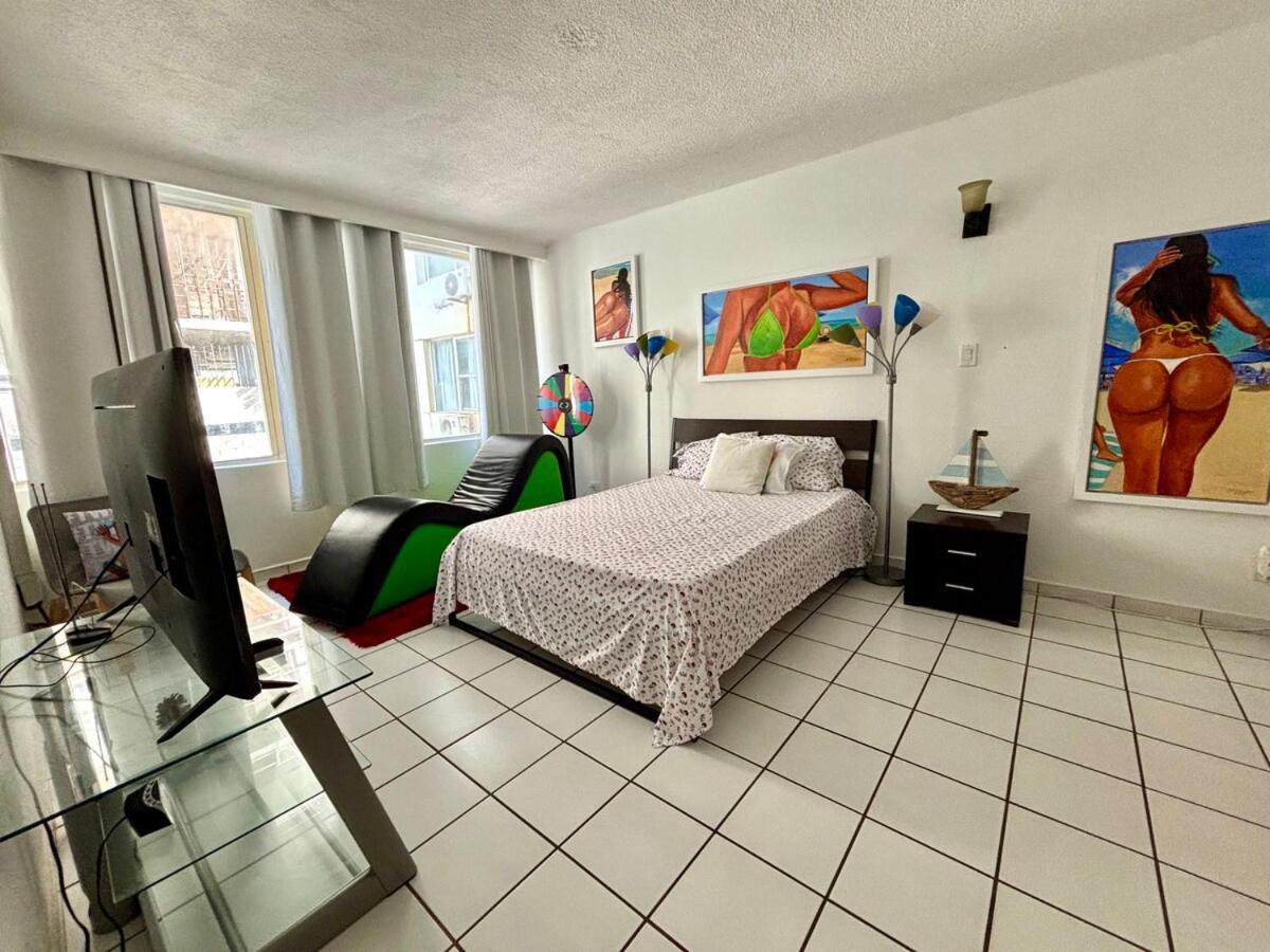 Condado Beachfront Tantra * San Juan